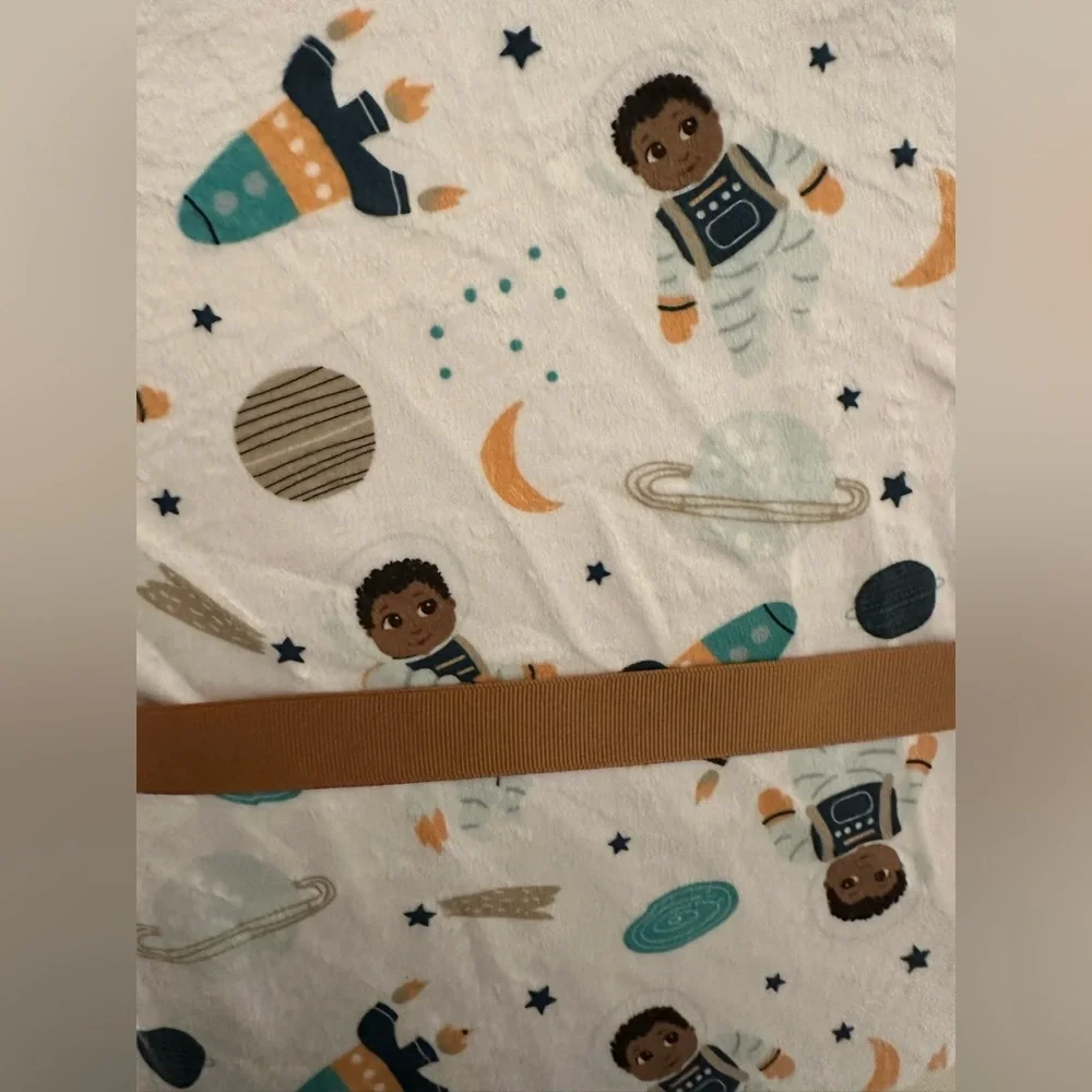 NWT Little Muffincakes Crib Sheet Astronaut Space 28” x 52” x 9” - Picture 3 of 10